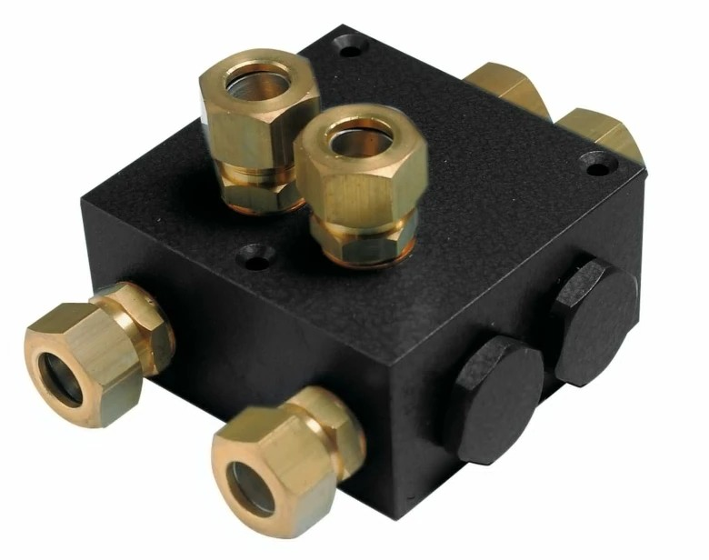 Dual non-return valve (G1/2) (incl. tube connectors Ã˜ 18 mm.)